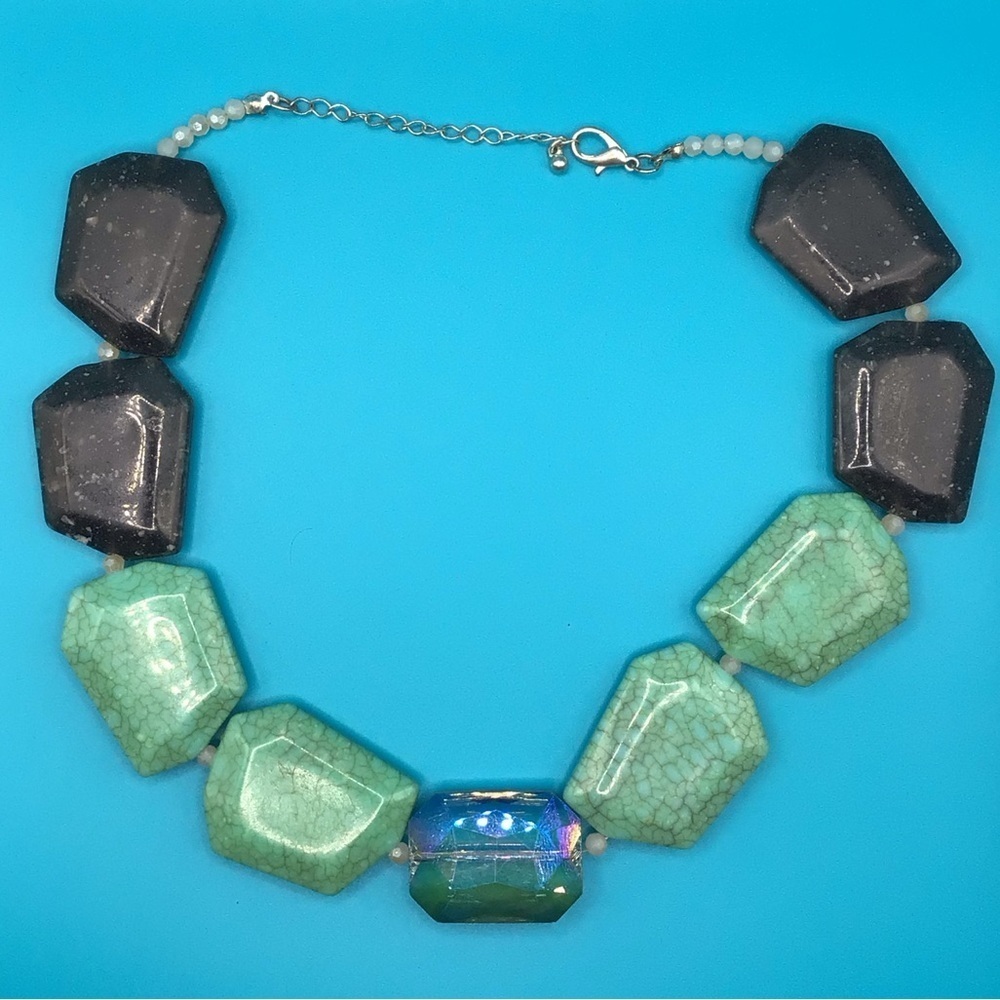Chunky Statement Necklace - Picture 2 of 3